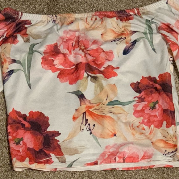 Off the shoulder floral top, XS/S - Picture 4 of 4